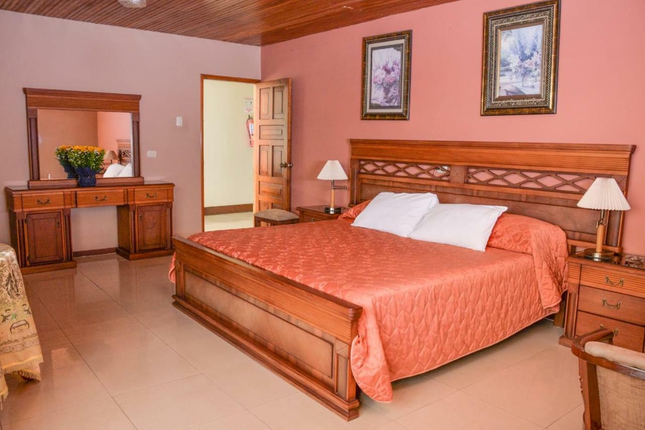 Hotel Olimpico En Quevedo Zewnętrze zdjęcie
