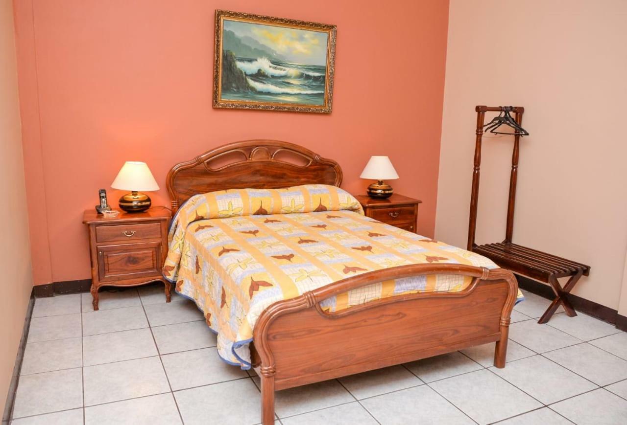 Hotel Olimpico En Quevedo Zewnętrze zdjęcie
